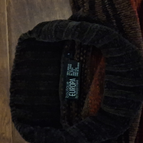 Newport News Multicolor Turtleneck Sweater - Picture 2 of 2